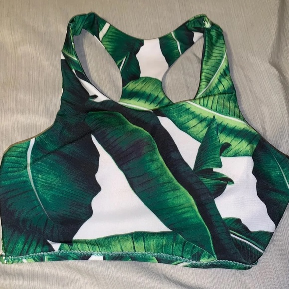 Bikini - Picture 2 of 4